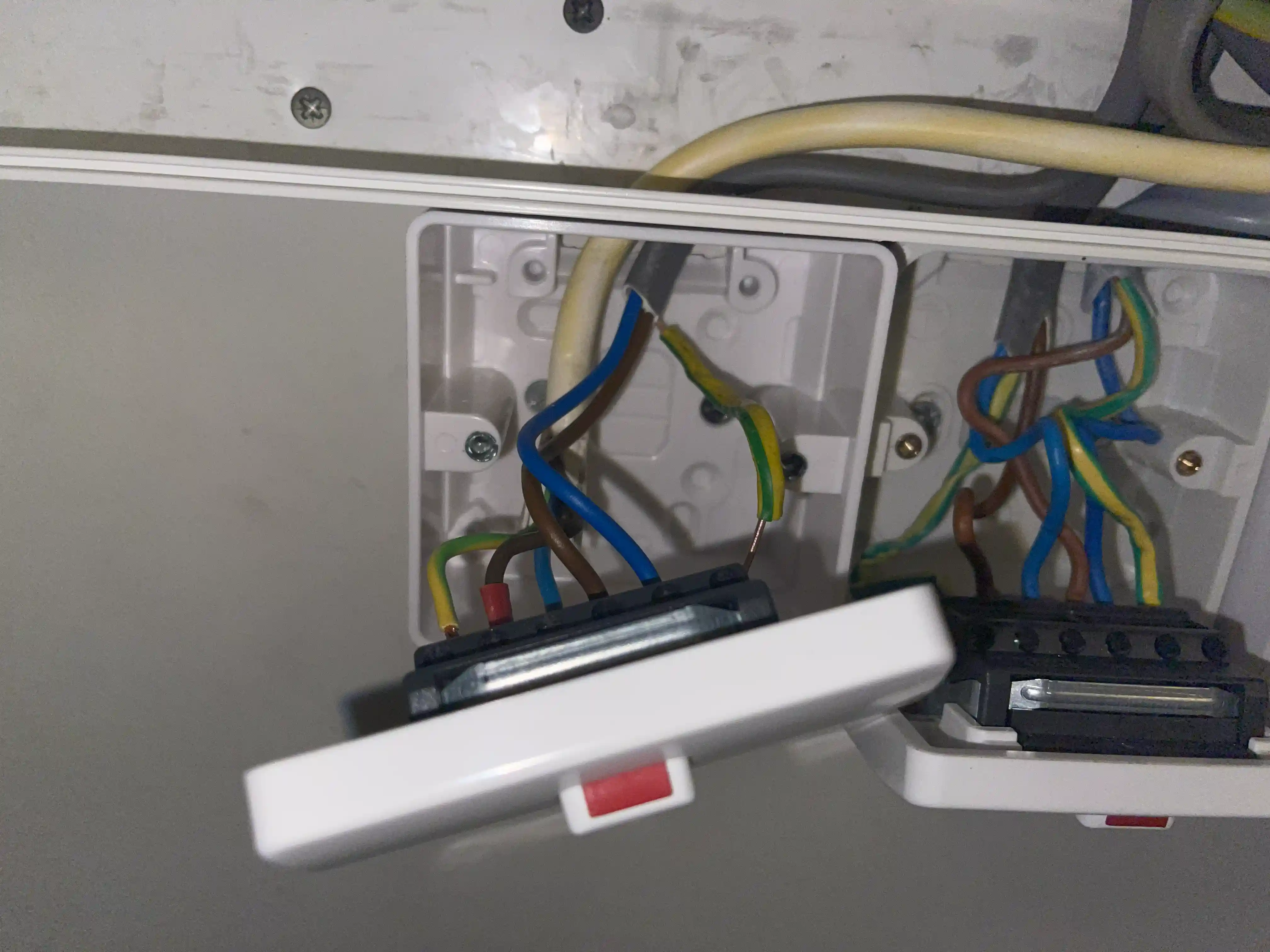 24 Hours Emergency Electrician near Crofton Park